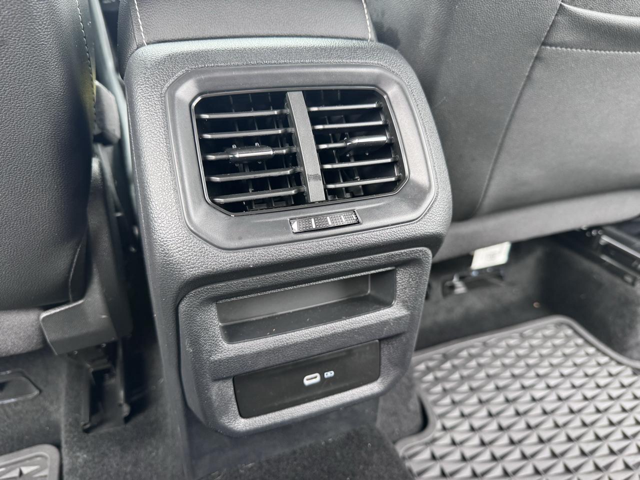 Volkswagen Taos SE FWD 2023