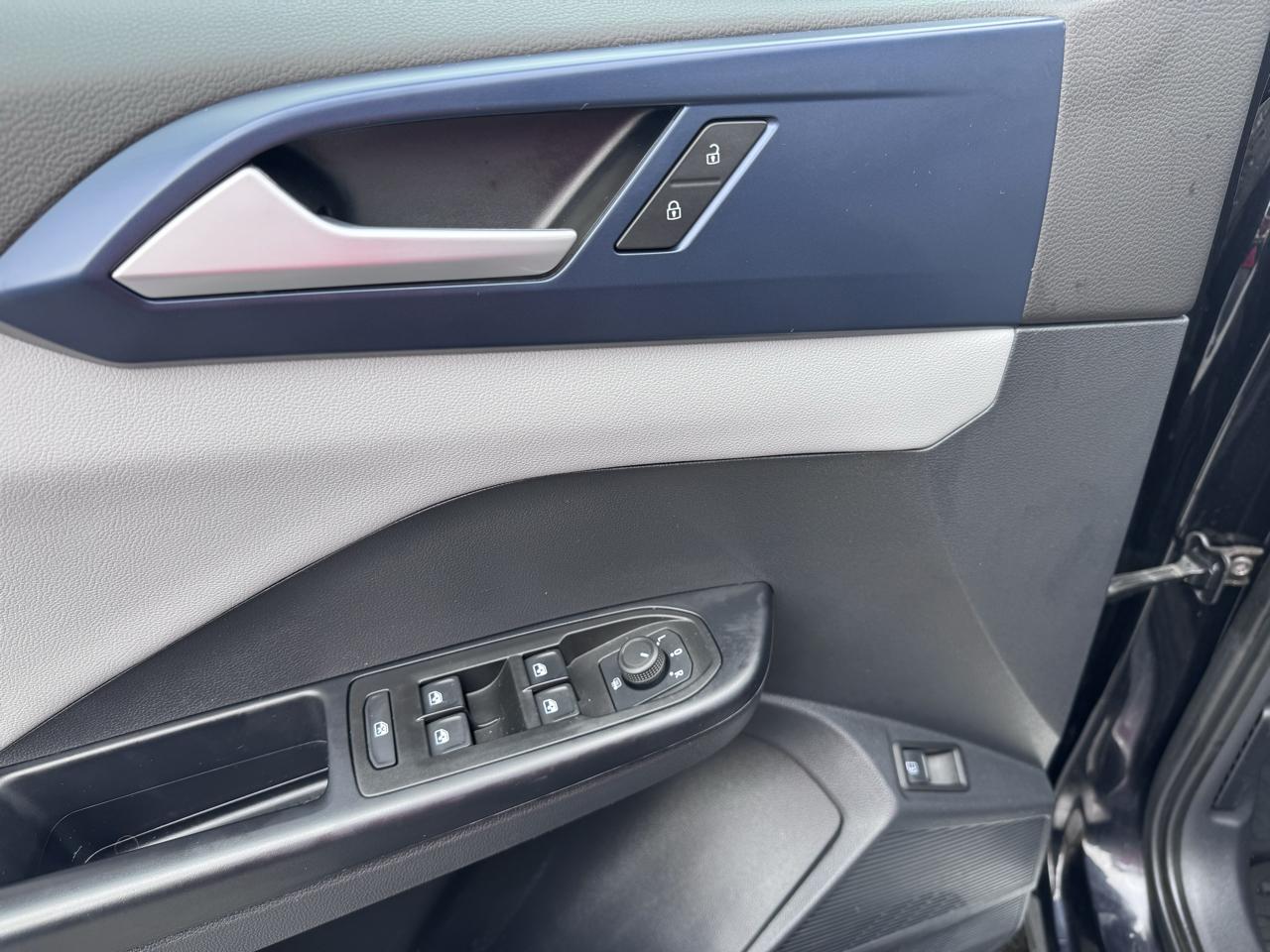 Volkswagen Taos SE FWD 2023