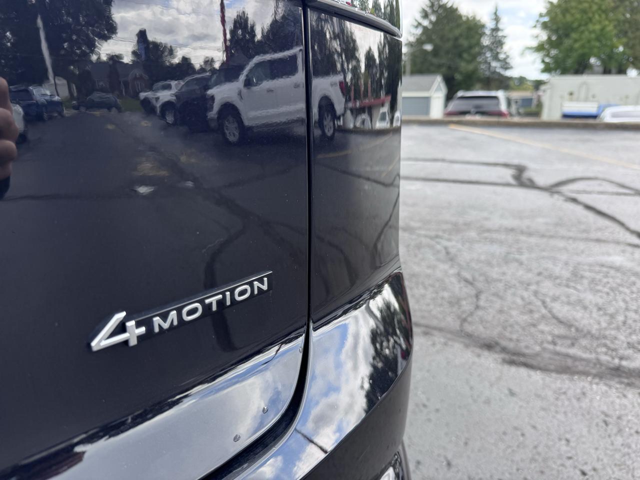 Volkswagen Atlas Cross Sport 2.0T SE w/Technology 4MOTION 2023