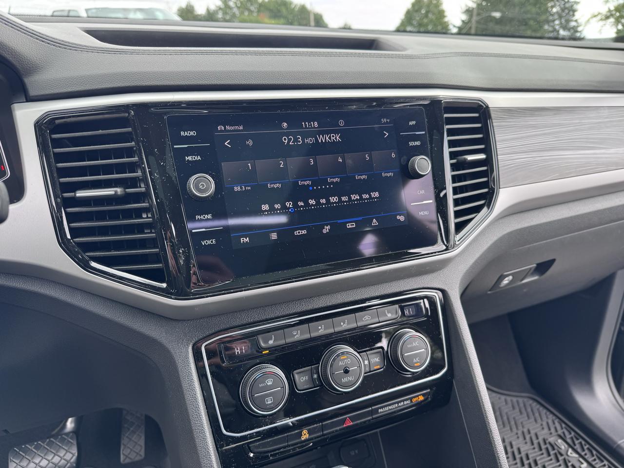 Volkswagen Atlas Cross Sport 2.0T SE w/Technology 4MOTION 2023