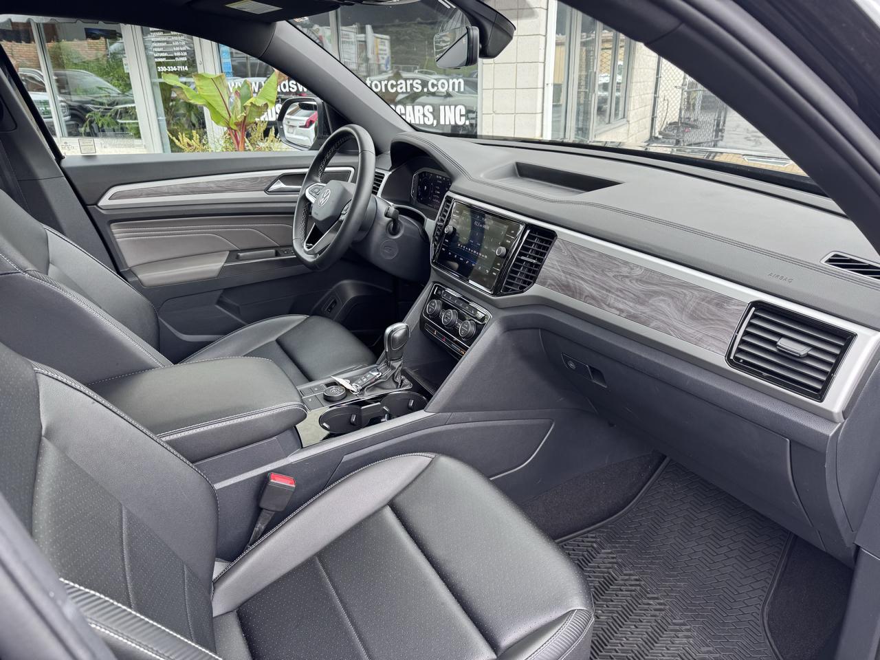 Volkswagen Atlas Cross Sport 2.0T SE w/Technology 4MOTION 2023