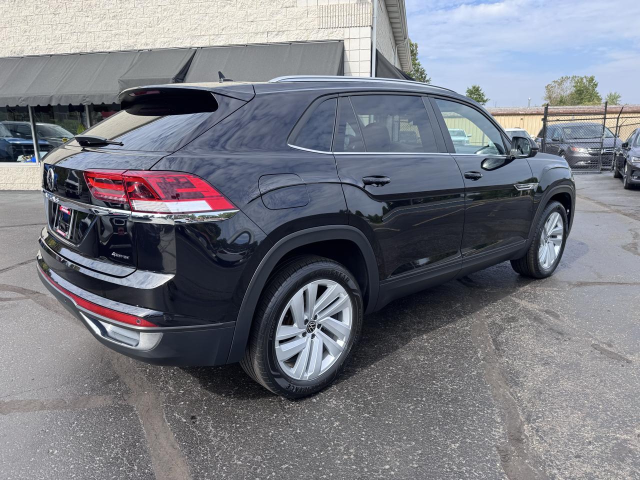 Volkswagen Atlas Cross Sport 2.0T SE w/Technology 4MOTION 2023
