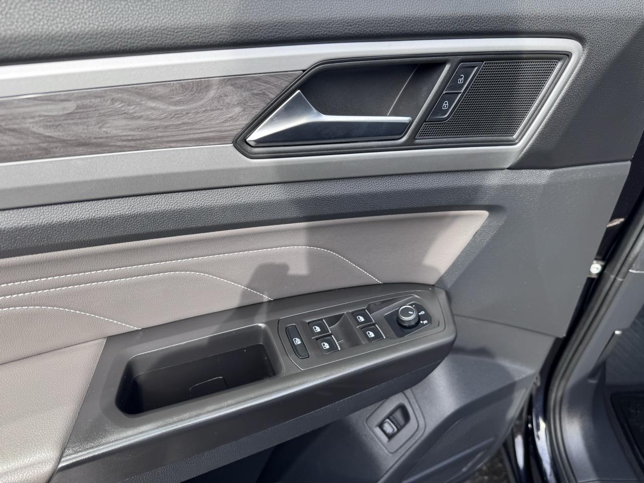Volkswagen Atlas Cross Sport 2.0T SE w/Technology 4MOTION 2023