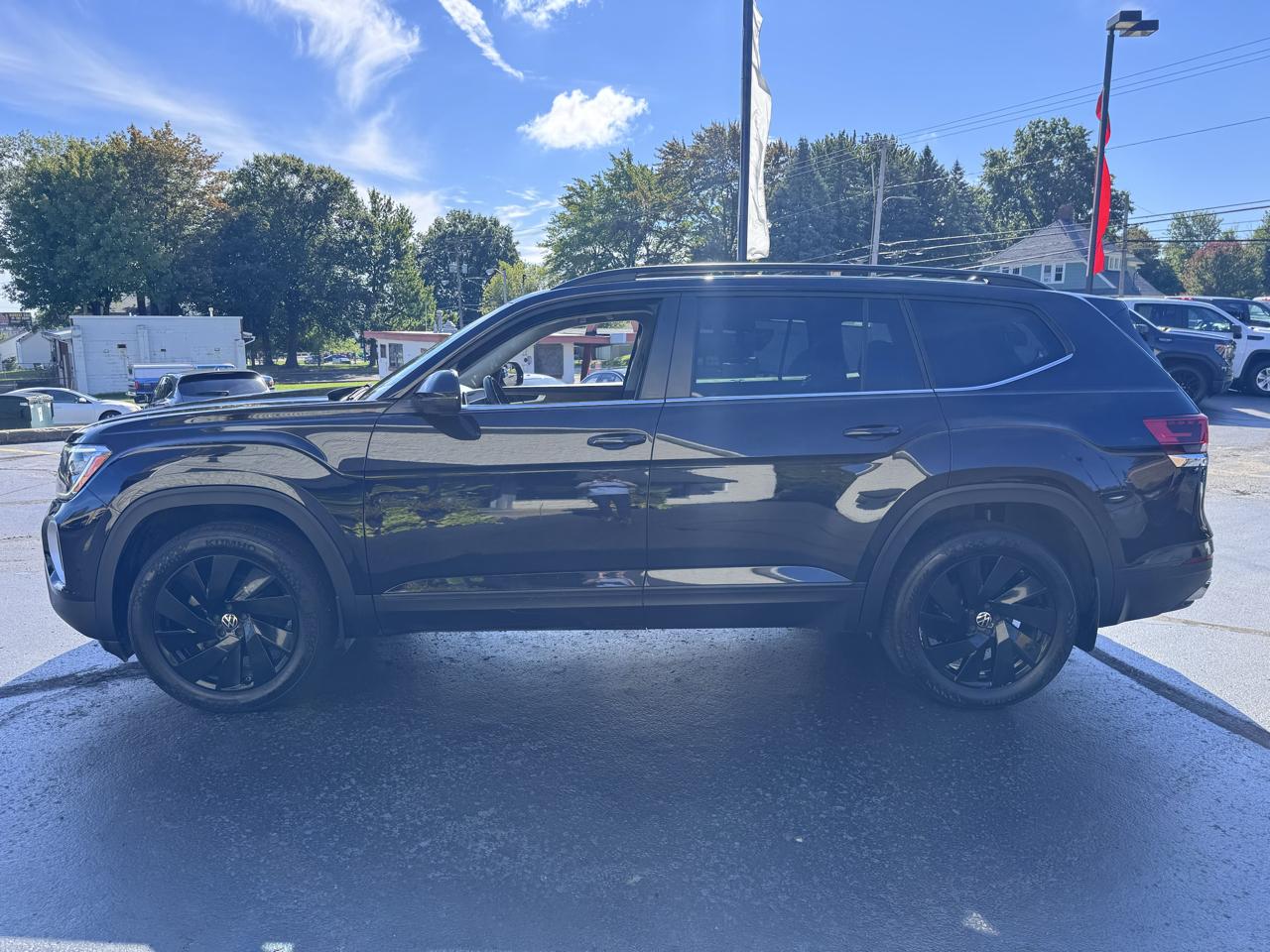 Volkswagen Atlas 2.0T SE w/Technology 4MOTION 2025