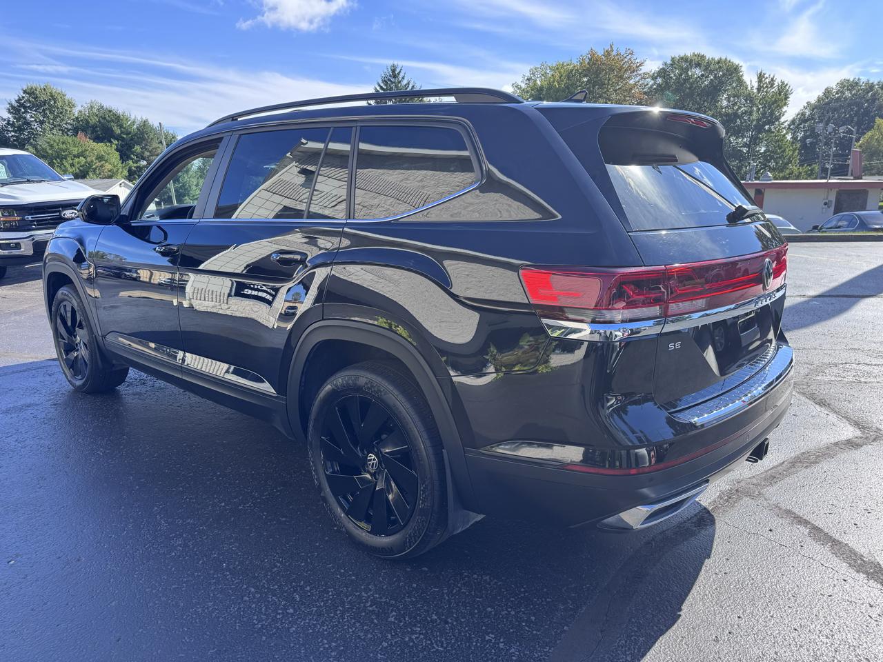 Volkswagen Atlas 2.0T SE w/Technology 4MOTION 2025