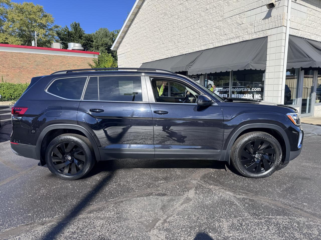 Volkswagen Atlas 2.0T SE w/Technology 4MOTION 2025