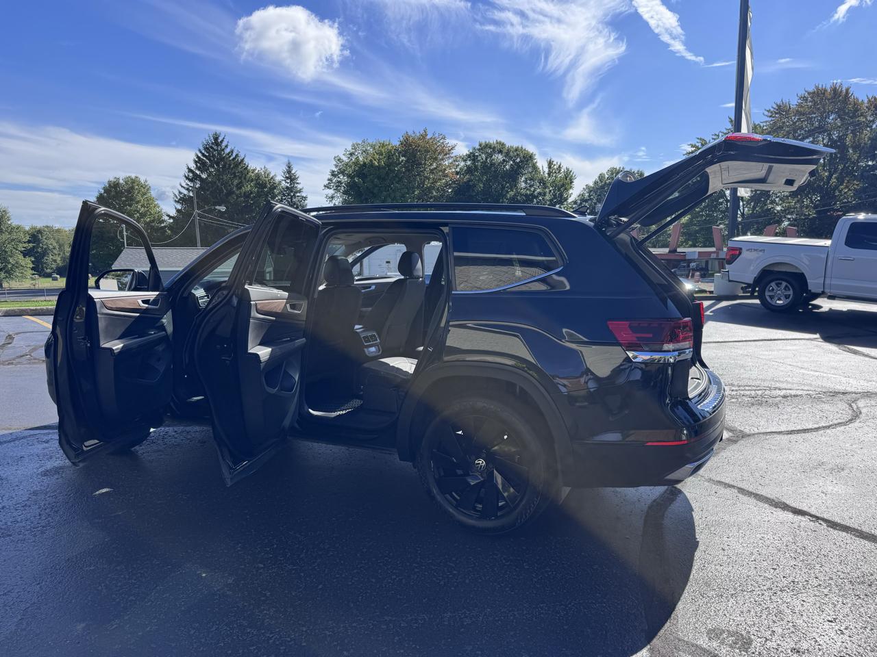Volkswagen Atlas 2.0T SE w/Technology 4MOTION 2025