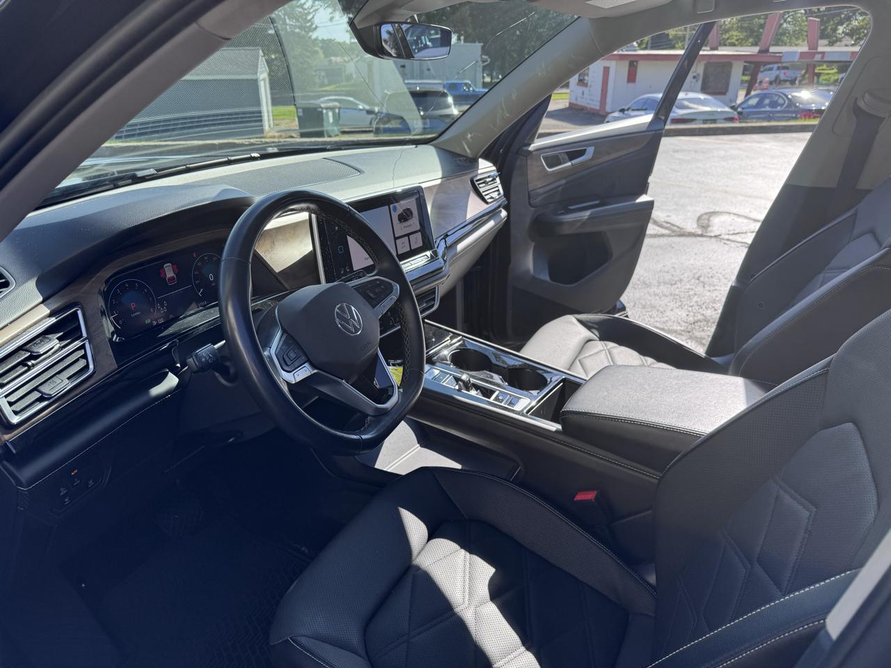 Volkswagen Atlas 2.0T SE w/Technology 4MOTION 2025