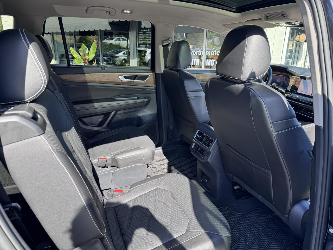 Volkswagen Atlas 2.0T SE w/Technology 4MOTION 2025