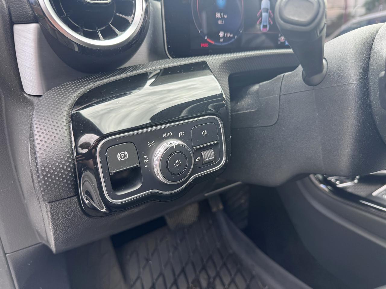 Mercedes-Benz A-Class A 220 4MATIC Sedan 2019