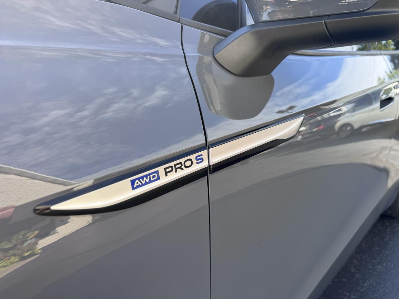 Volkswagen ID.4 Pro S AWD w/SK On Battery 2023