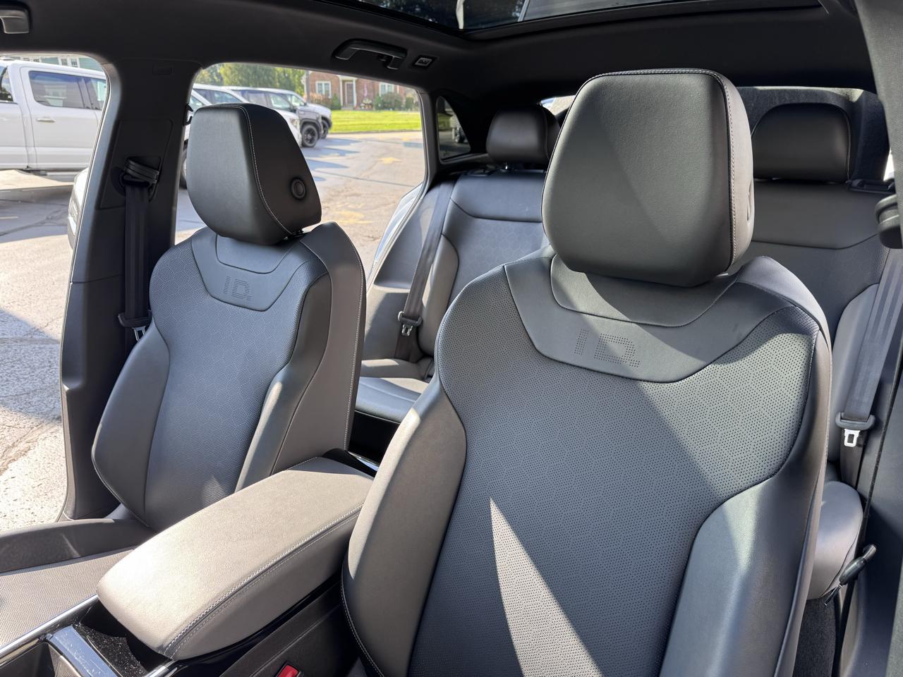 Volkswagen ID.4 Pro S AWD w/SK On Battery 2023