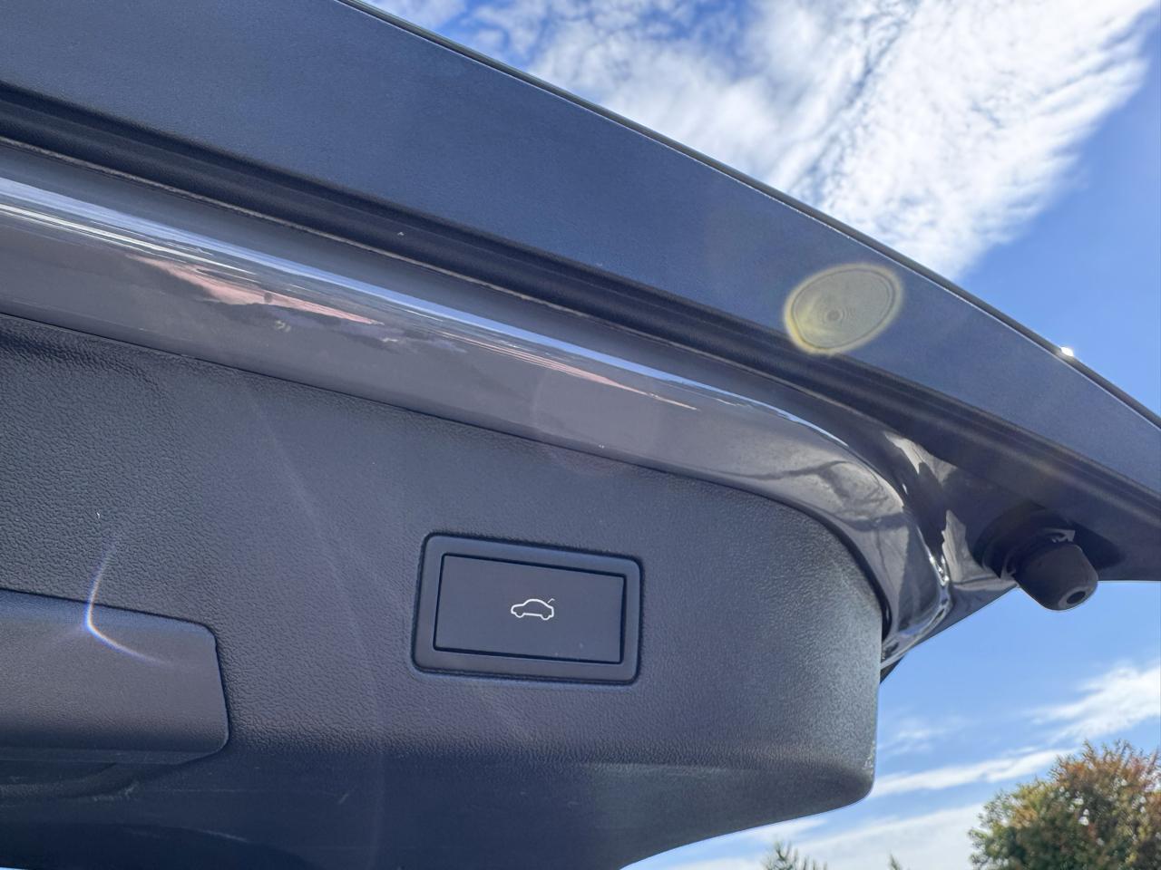 Volkswagen ID.4 Pro S AWD w/SK On Battery 2023