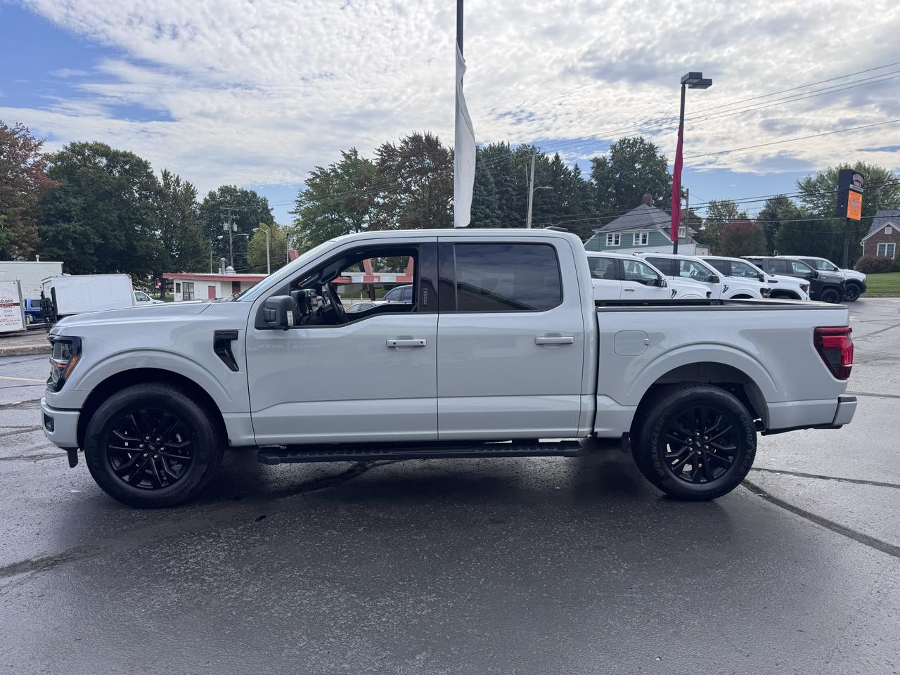 Ford F-150 XLT 2WD SuperCrew 5.5' Box 2024