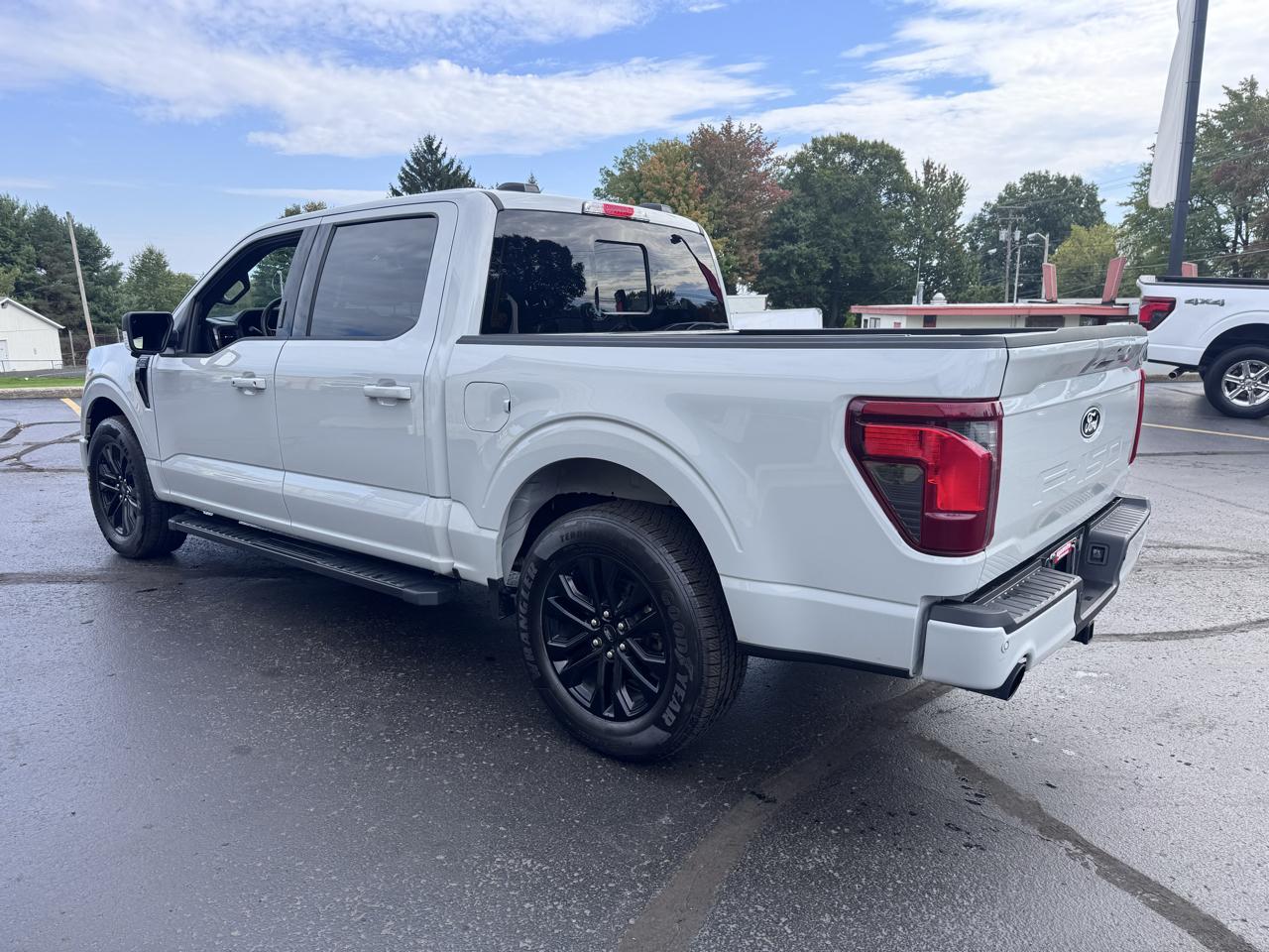 Ford F-150 XLT 2WD SuperCrew 5.5' Box 2024