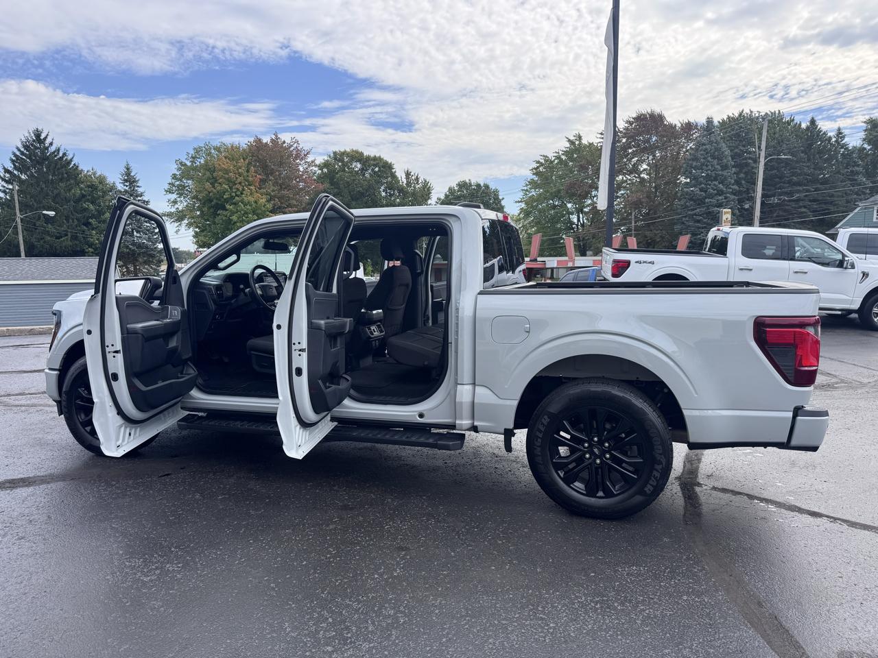 Ford F-150 XLT 2WD SuperCrew 5.5' Box 2024