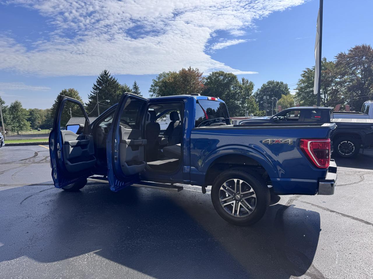 Ford F-150 XLT SuperCrew 5.5-ft. Bed 4WD 2023