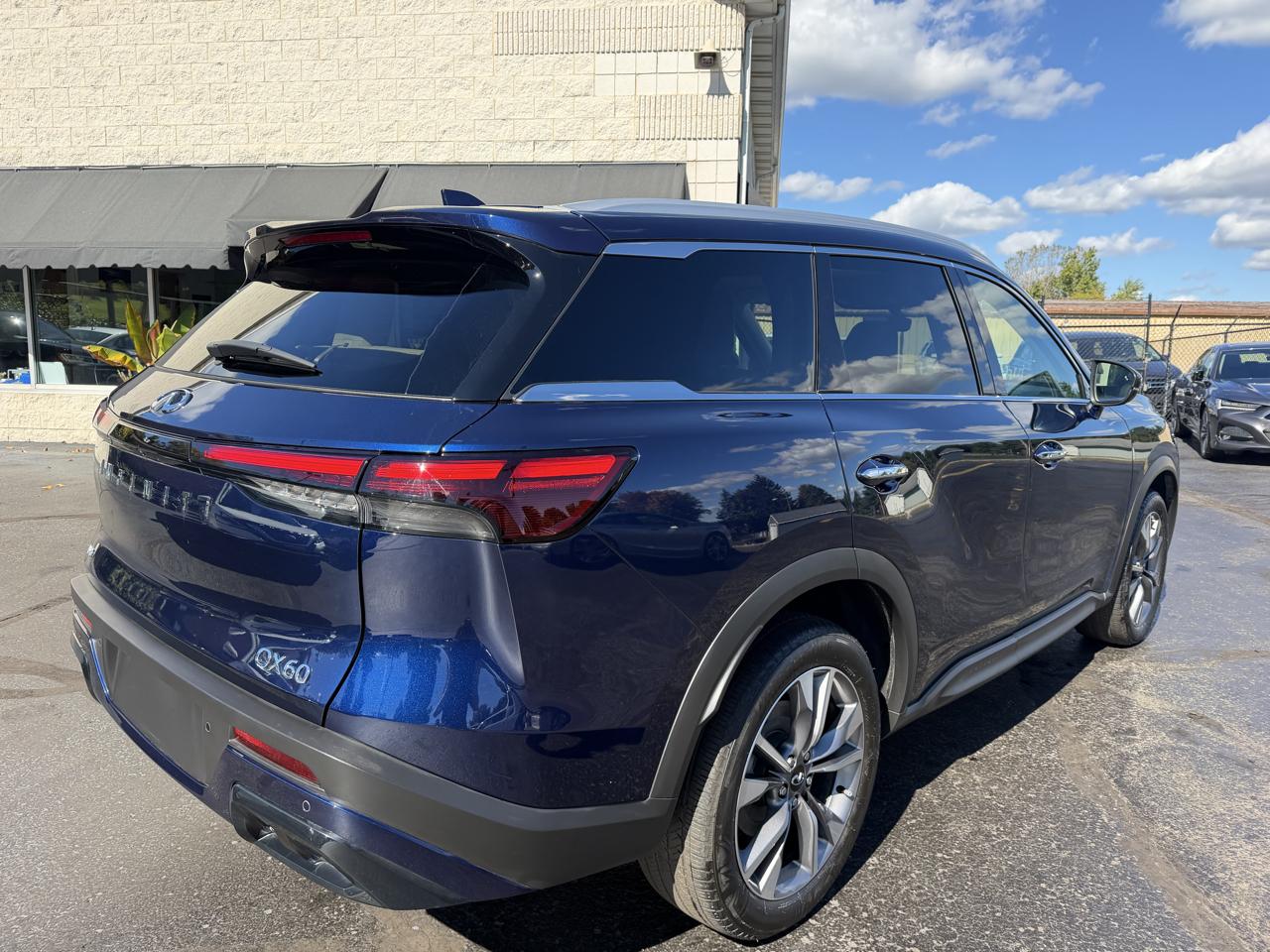Infiniti QX60 LUXE AWD 2024