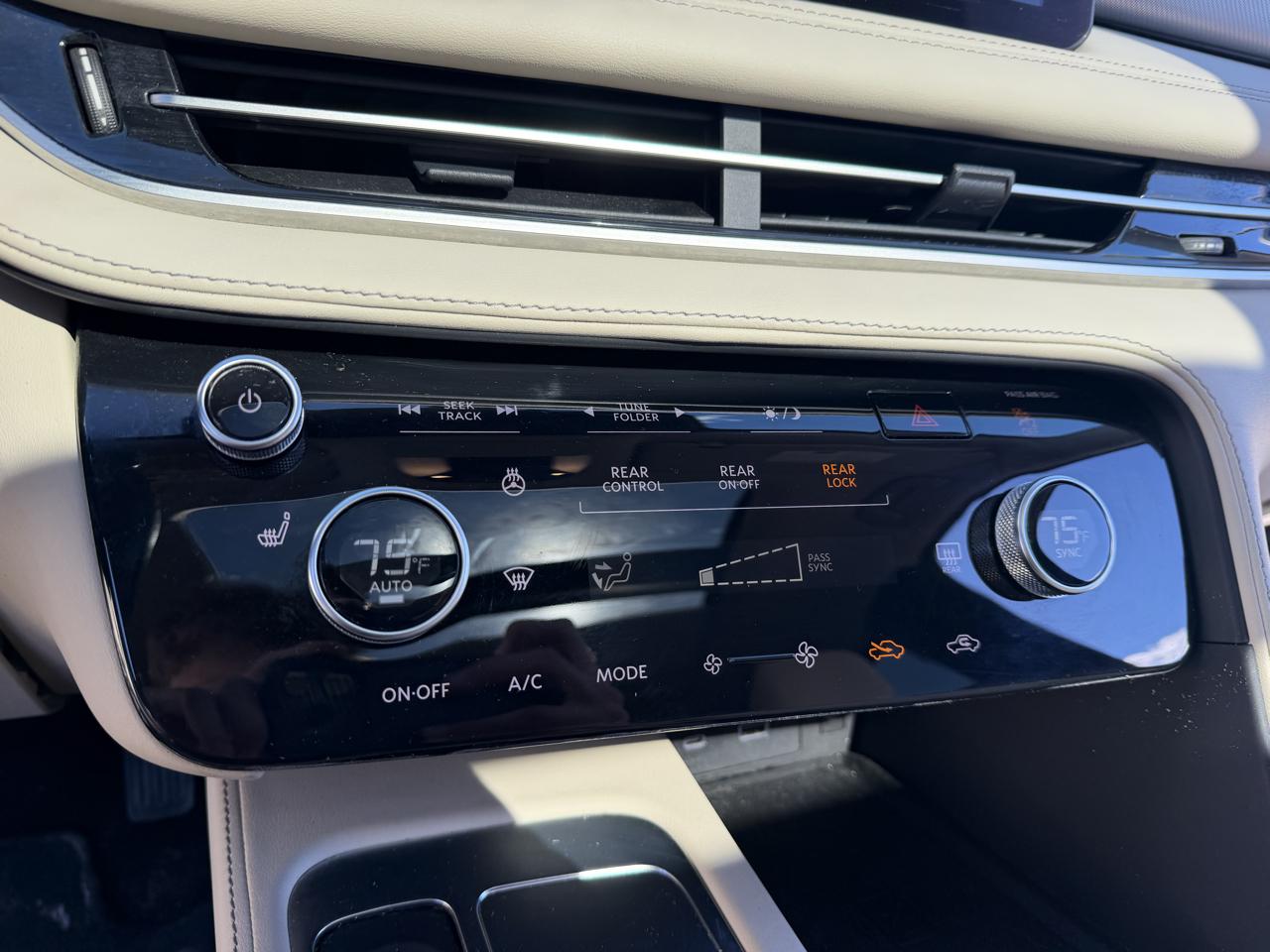 Infiniti QX60 LUXE AWD 2024