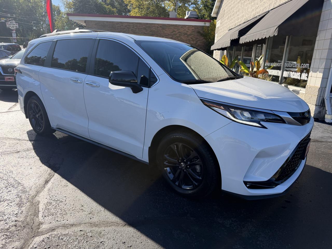 Toyota Sienna Platinum AWD 7-Passenger (Natl) 2024