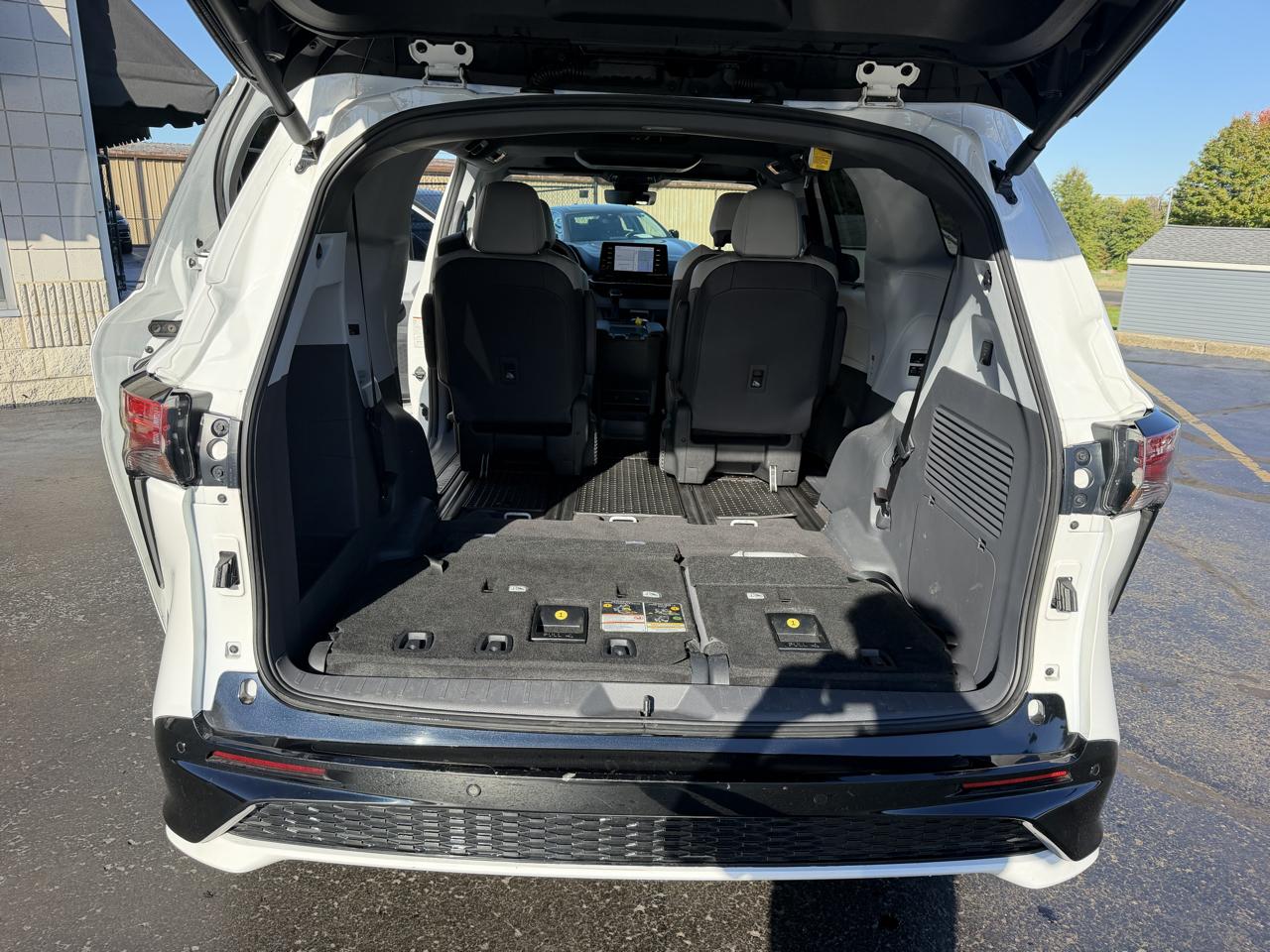 Toyota Sienna Platinum AWD 7-Passenger (Natl) 2024