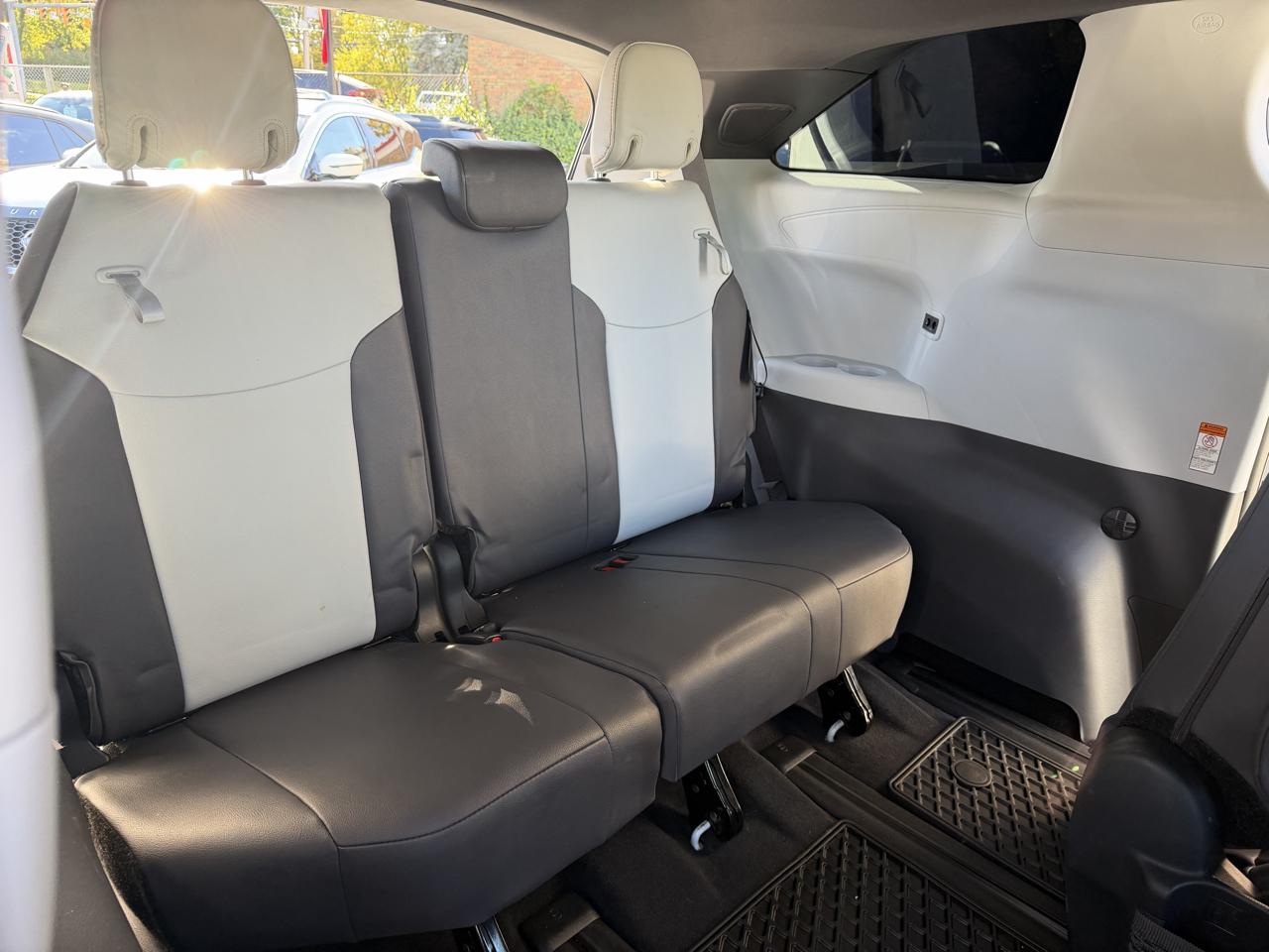 Toyota Sienna Platinum AWD 7-Passenger (Natl) 2024