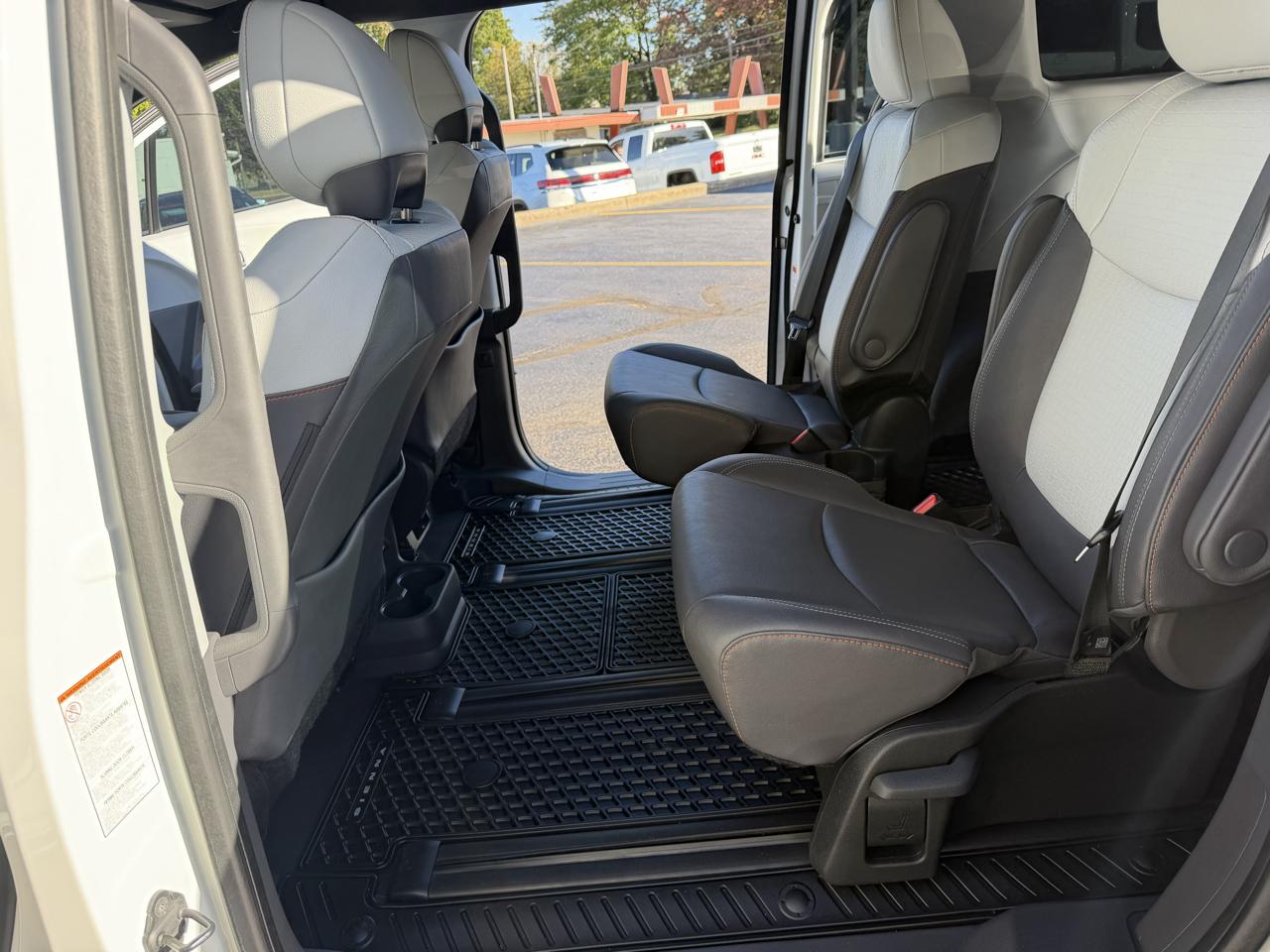 Toyota Sienna Platinum AWD 7-Passenger (Natl) 2024