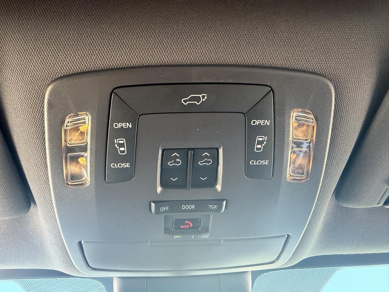 Toyota Sienna Platinum AWD 7-Passenger (Natl) 2024