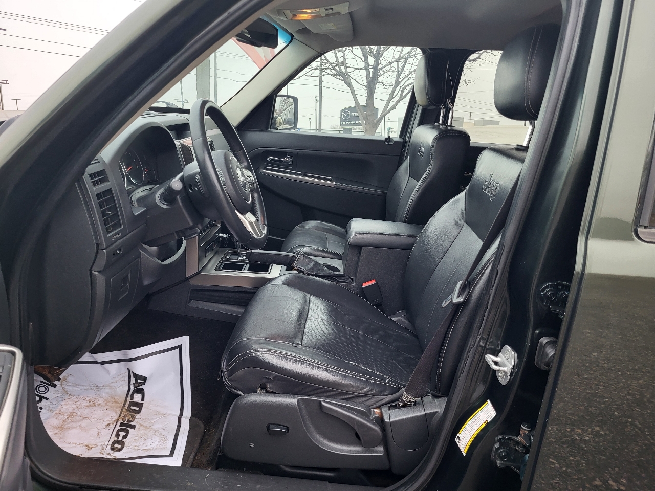 Jeep Liberty Limited 2WD 2011