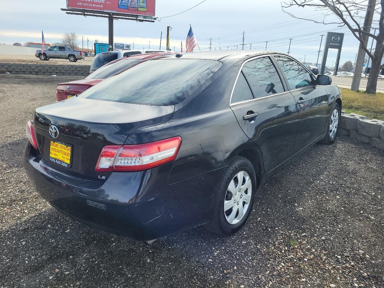 Toyota Camry Base 6-Spd AT 2011
