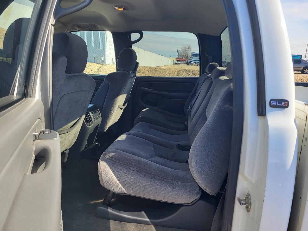 GMC Sierra 2500HD Work Truck Crew Cab Long Bed 4WD 2006