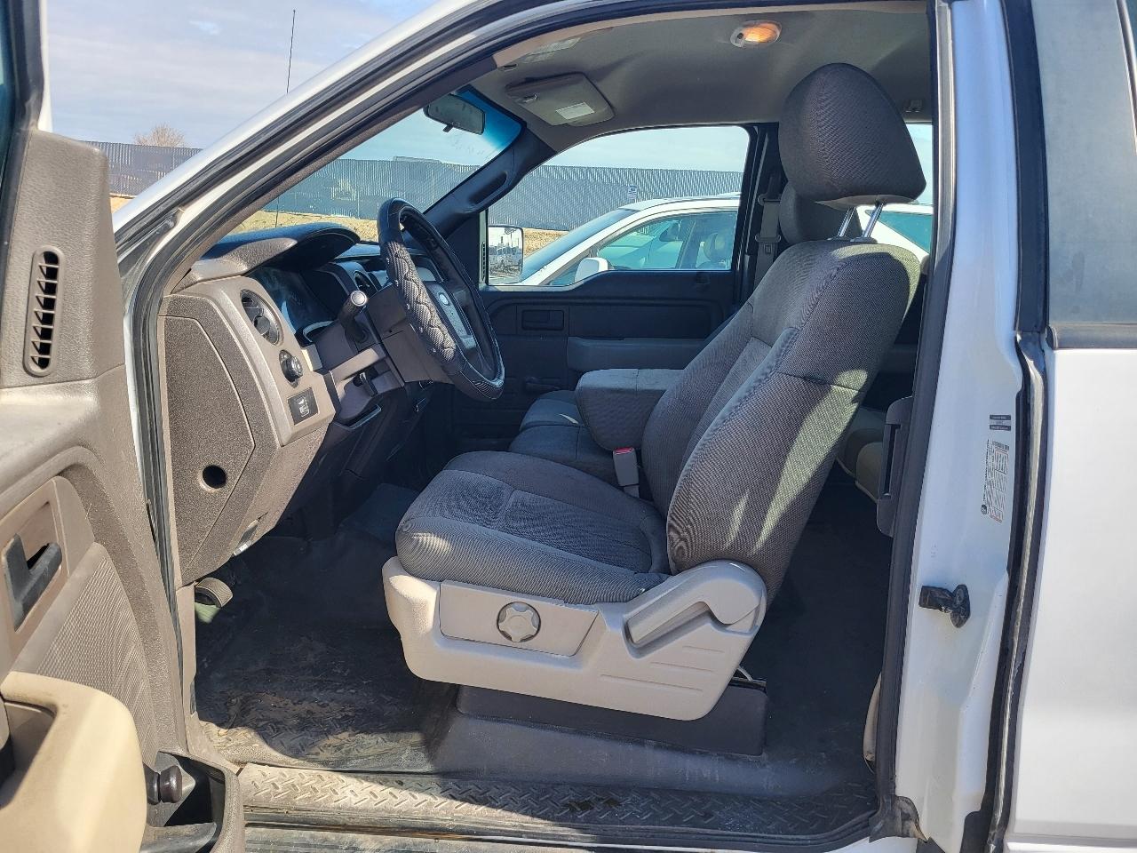 Ford F-150 XLT SuperCab 8-ft. Bed 2WD 2010