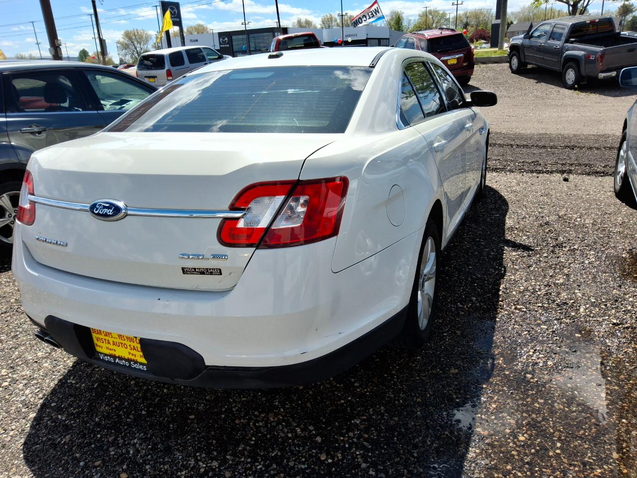 Ford Taurus SEL AWD 2011
