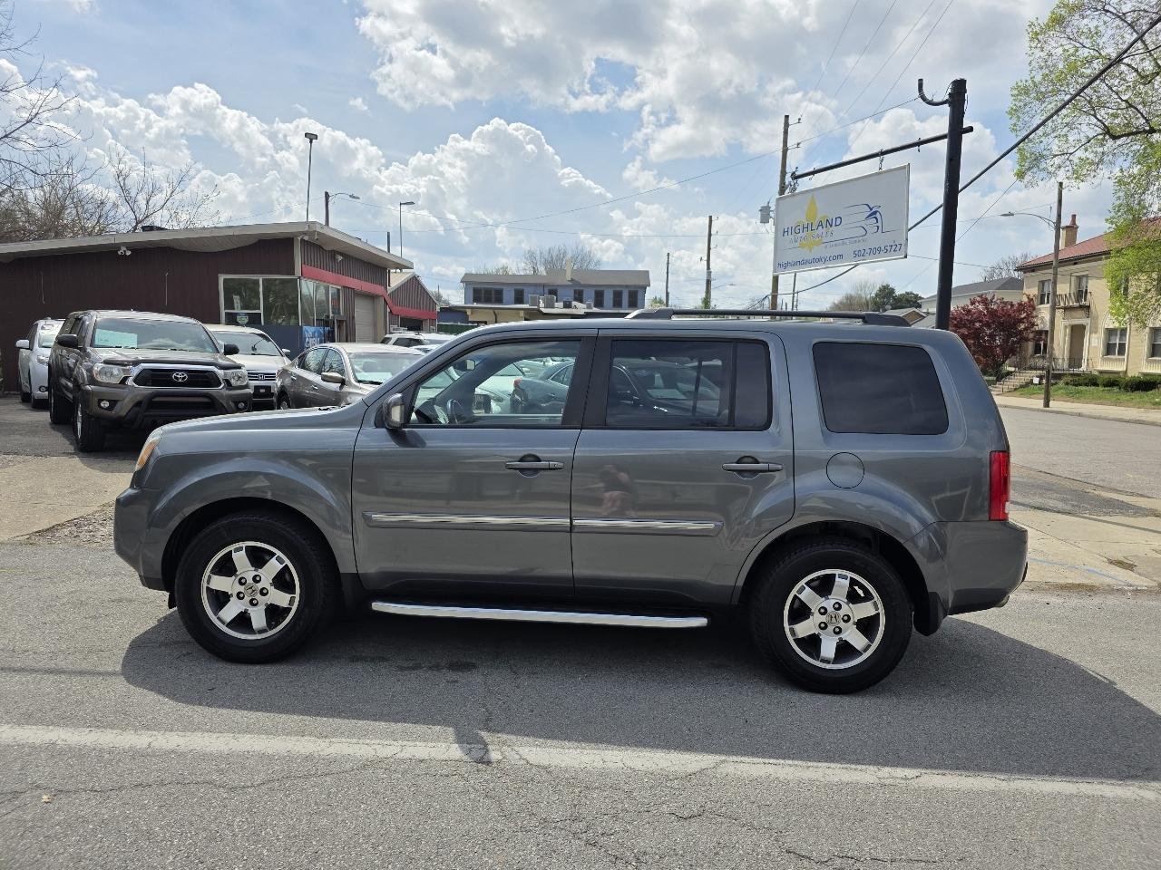 Honda Pilot Touring 2WD 5-Spd AT 2010