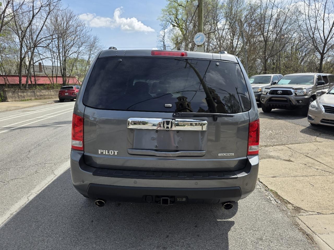 Honda Pilot Touring 2WD 5-Spd AT 2010