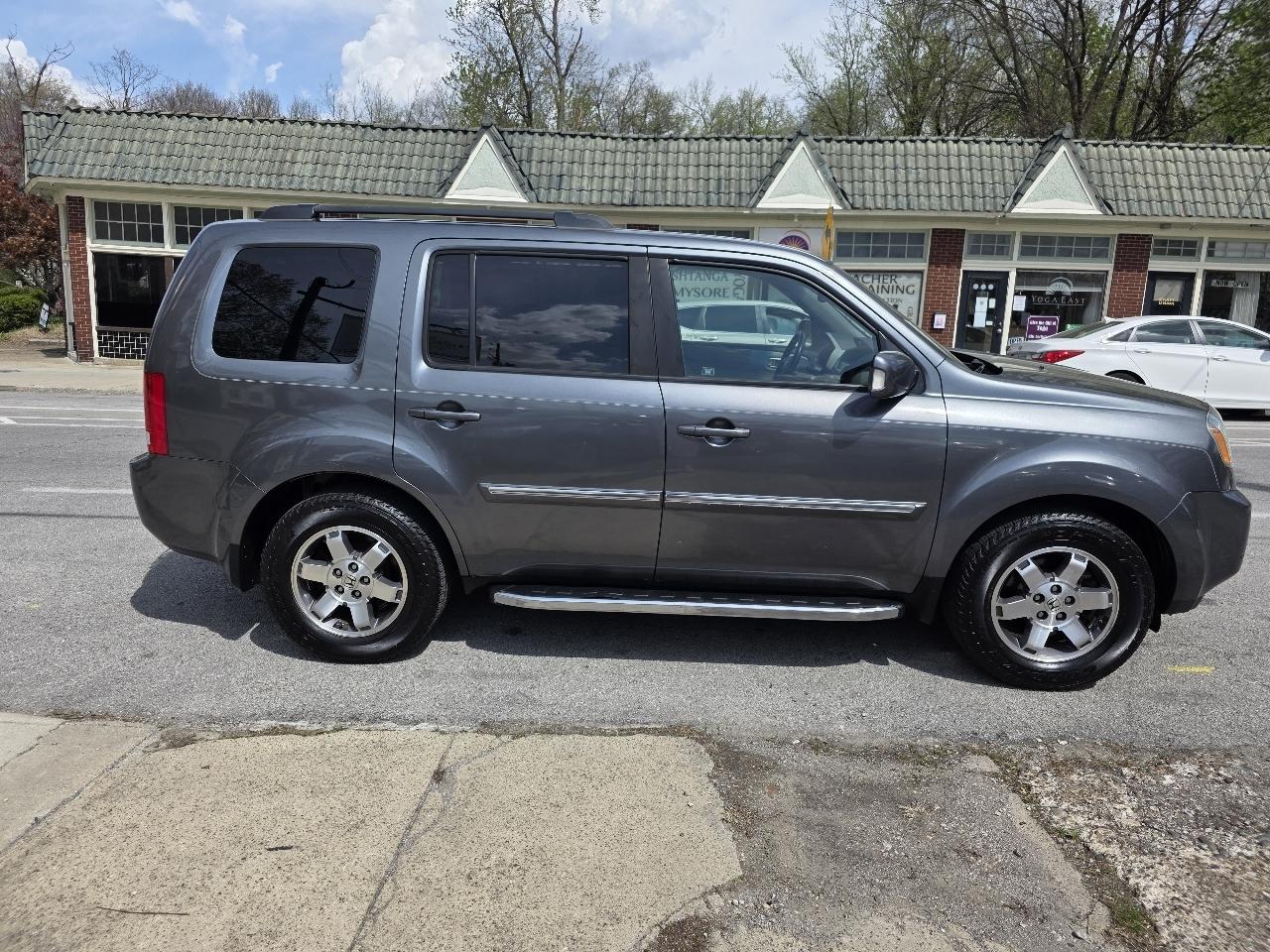 Honda Pilot Touring 2WD 5-Spd AT 2010