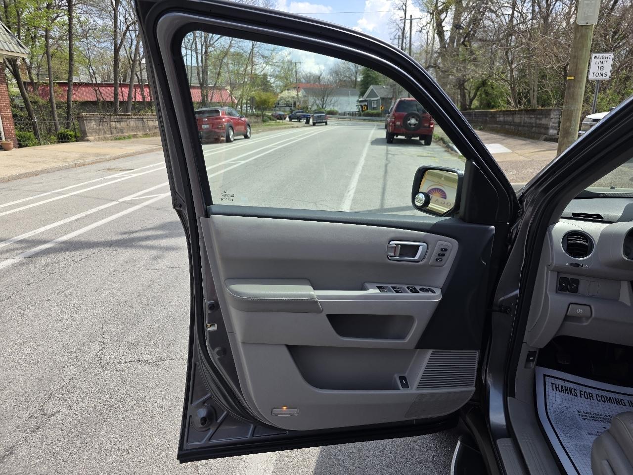 Honda Pilot Touring 2WD 5-Spd AT 2010