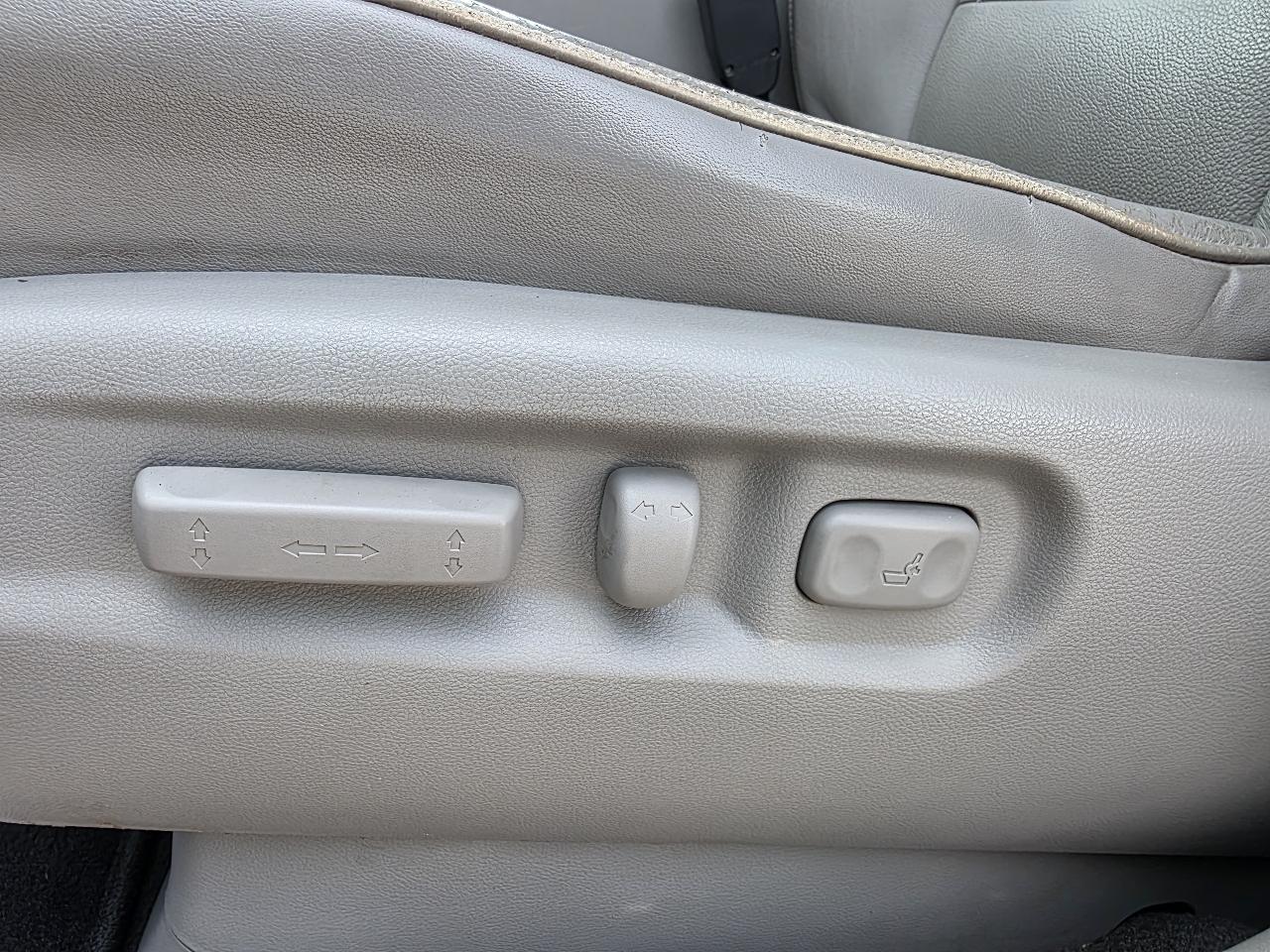 Honda Pilot Touring 2WD 5-Spd AT 2010