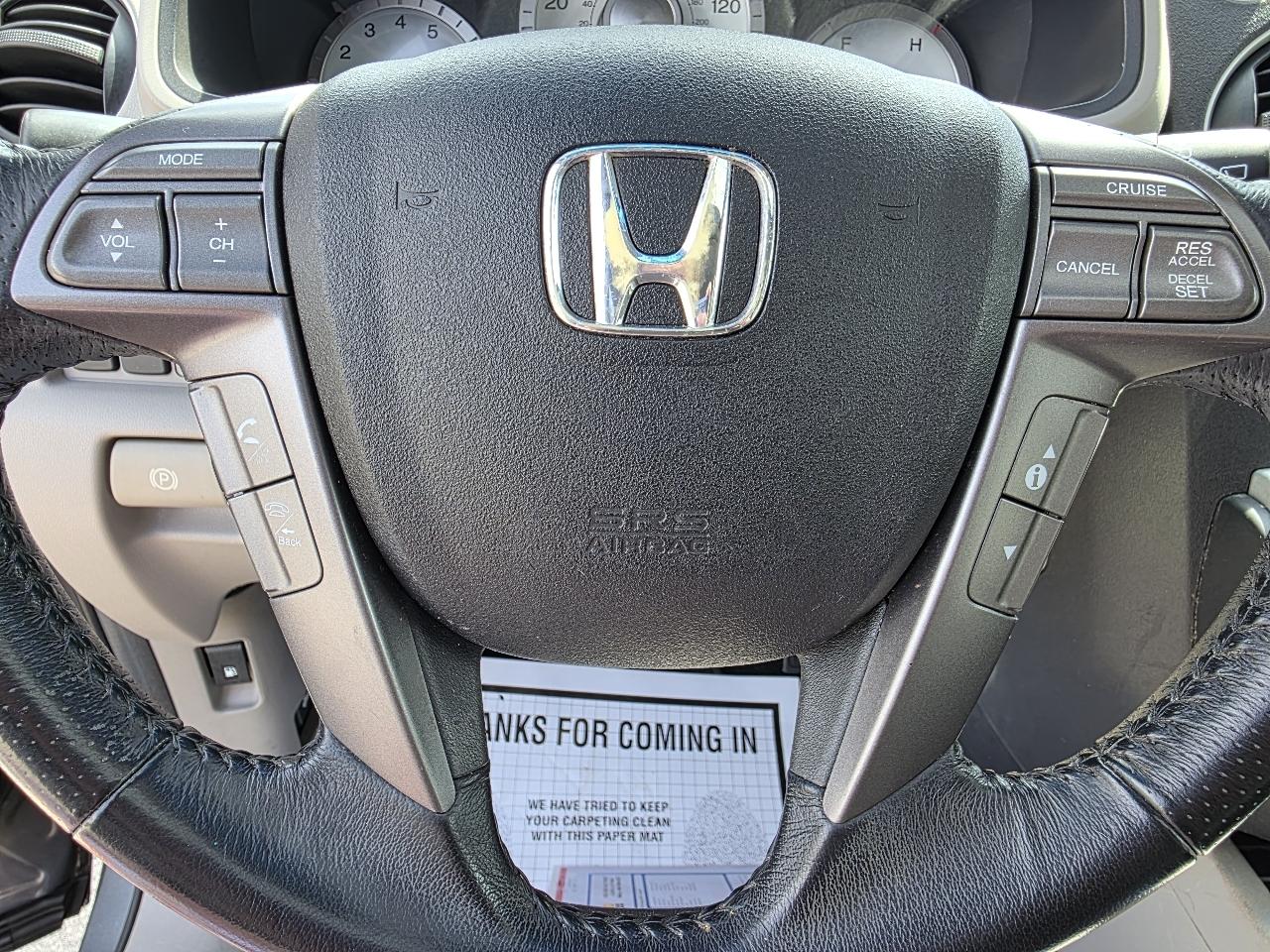 Honda Pilot Touring 2WD 5-Spd AT 2010