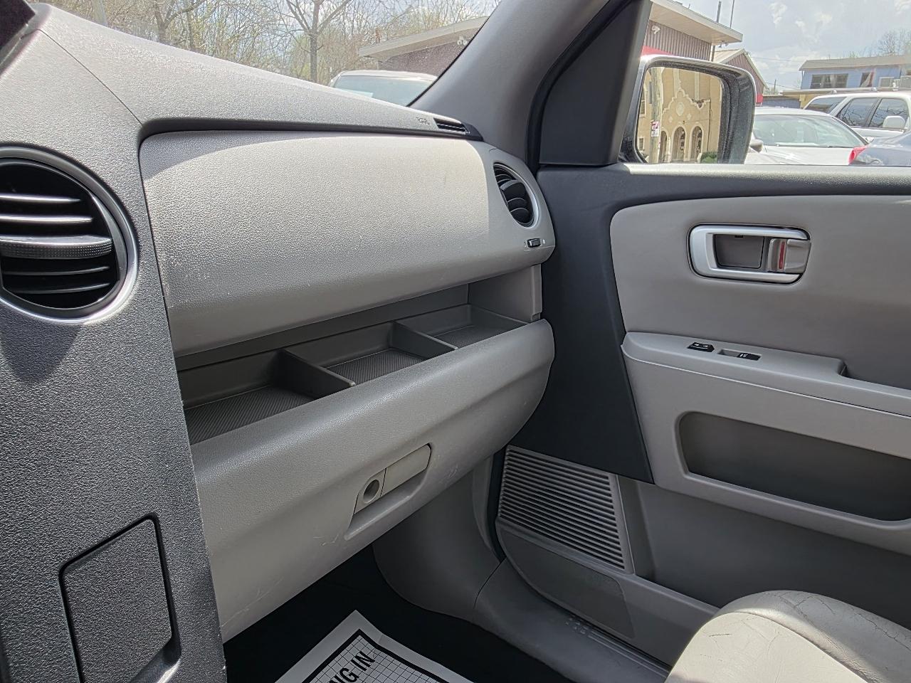 Honda Pilot Touring 2WD 5-Spd AT 2010