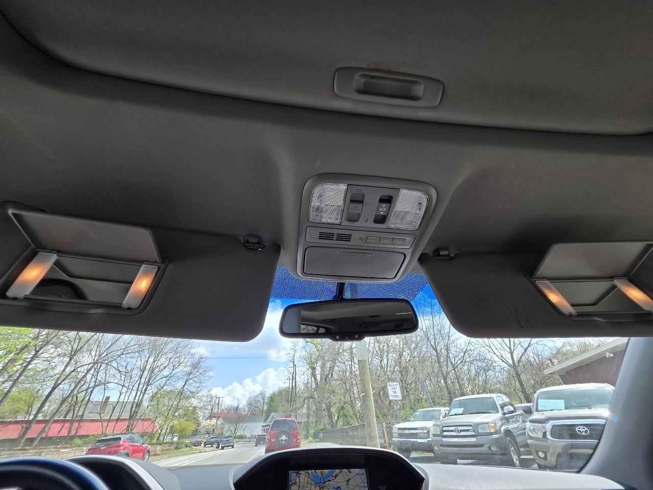 Honda Pilot Touring 2WD 5-Spd AT 2010