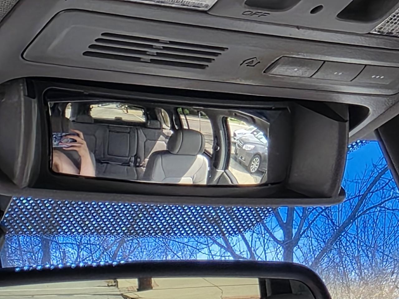 Honda Pilot Touring 2WD 5-Spd AT 2010