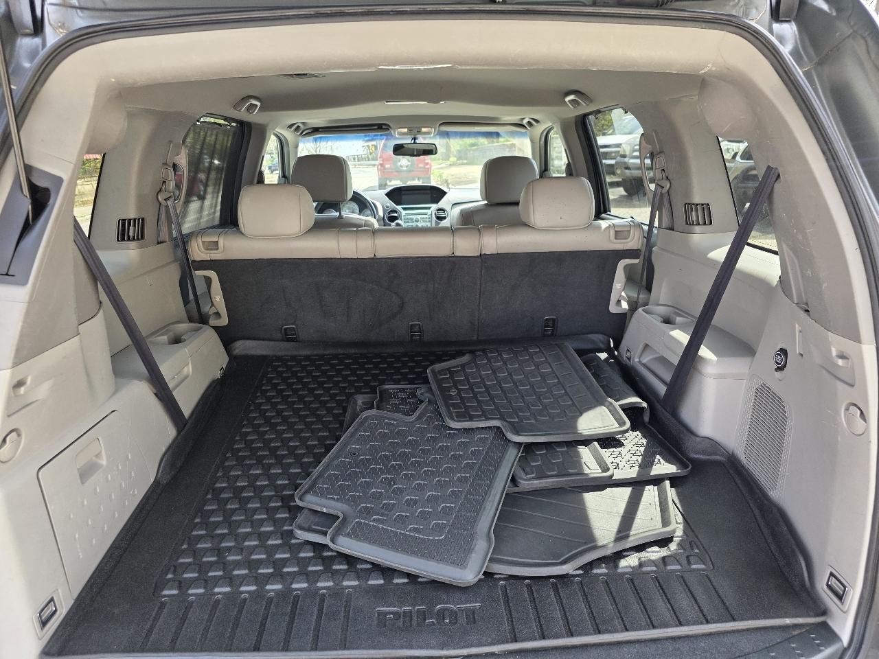 Honda Pilot Touring 2WD 5-Spd AT 2010