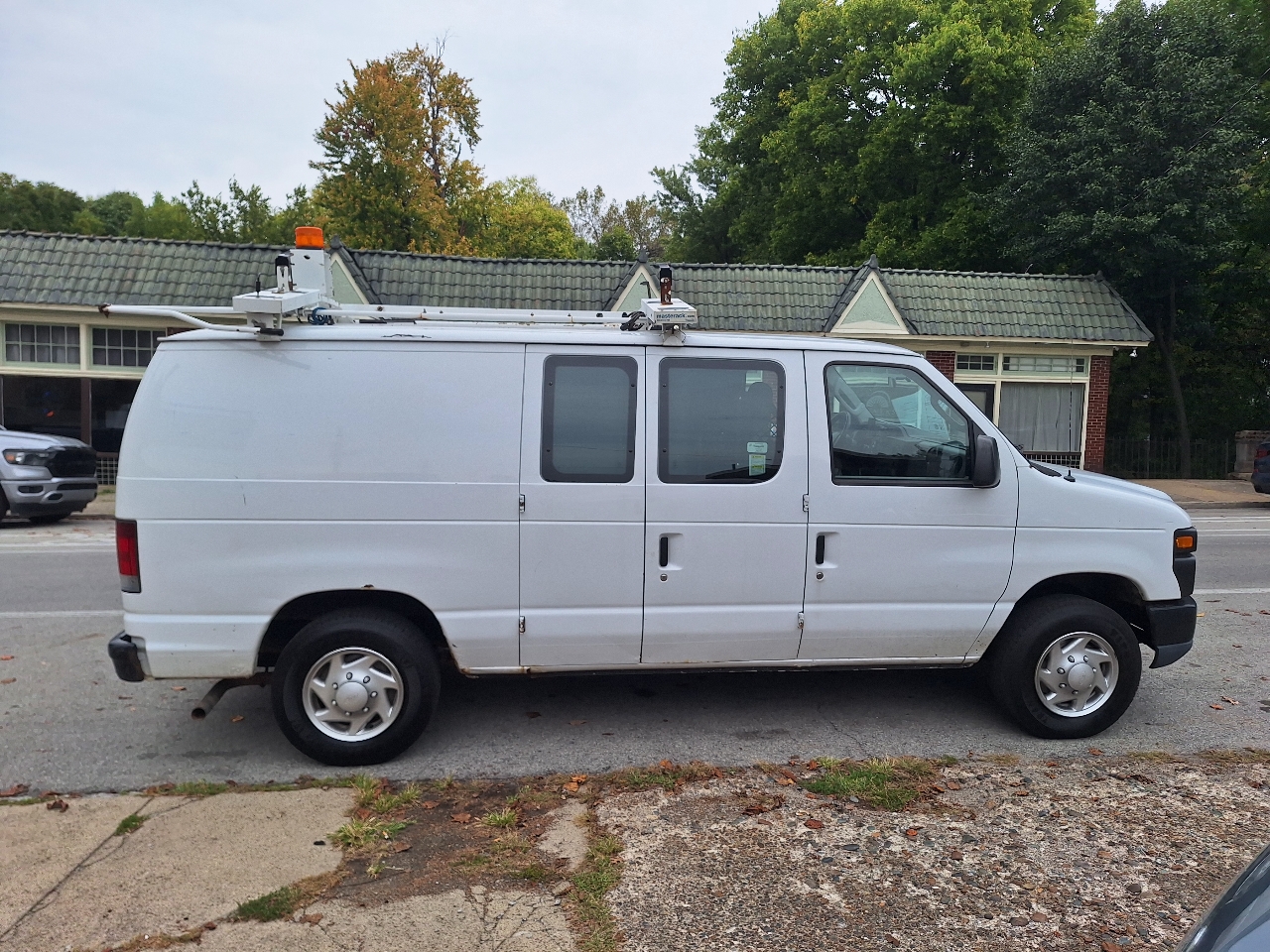 2013 Ford E-150 photo 3