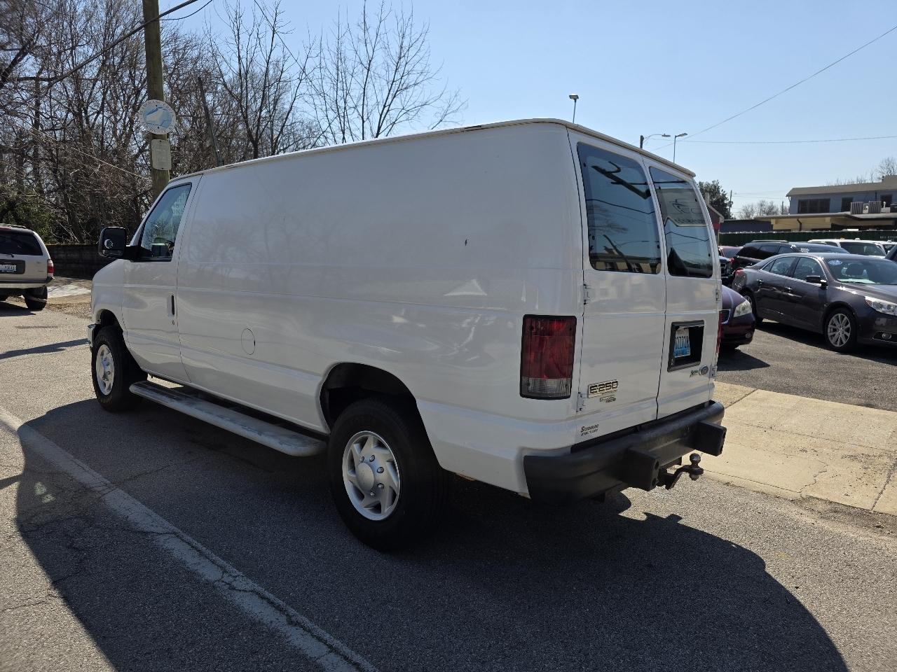 Ford E250 Vans Econoline Cargo Van 2013