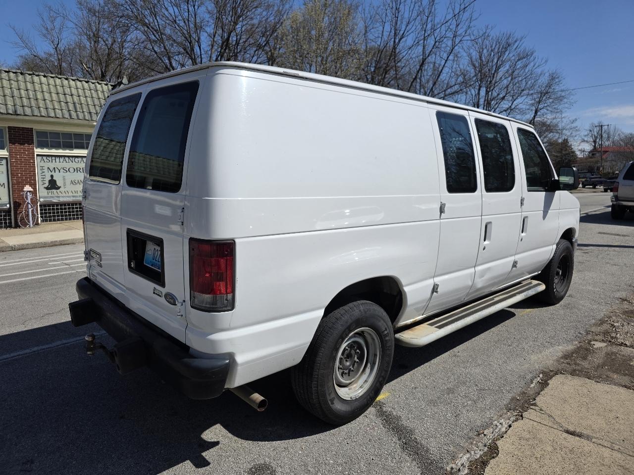 Ford E250 Vans Econoline Cargo Van 2013