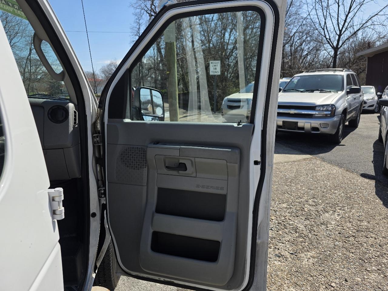 Ford E250 Vans Econoline Cargo Van 2013