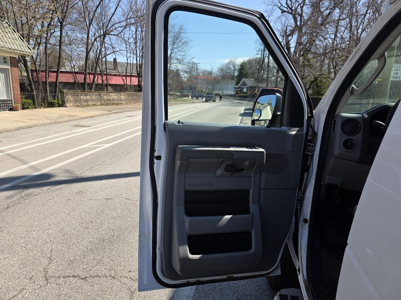 Ford E250 Vans Econoline Cargo Van 2013