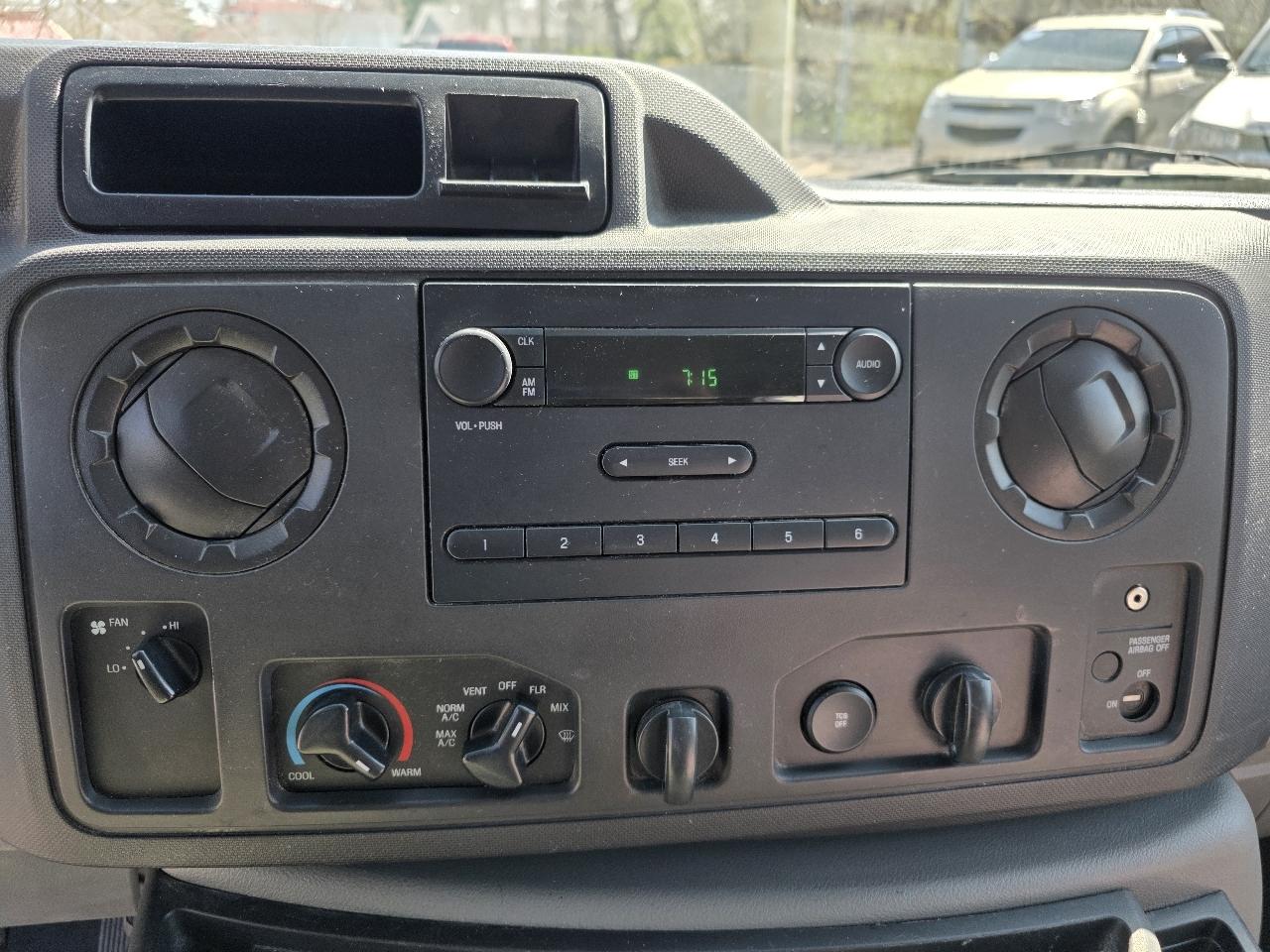 Ford E250 Vans Econoline Cargo Van 2013