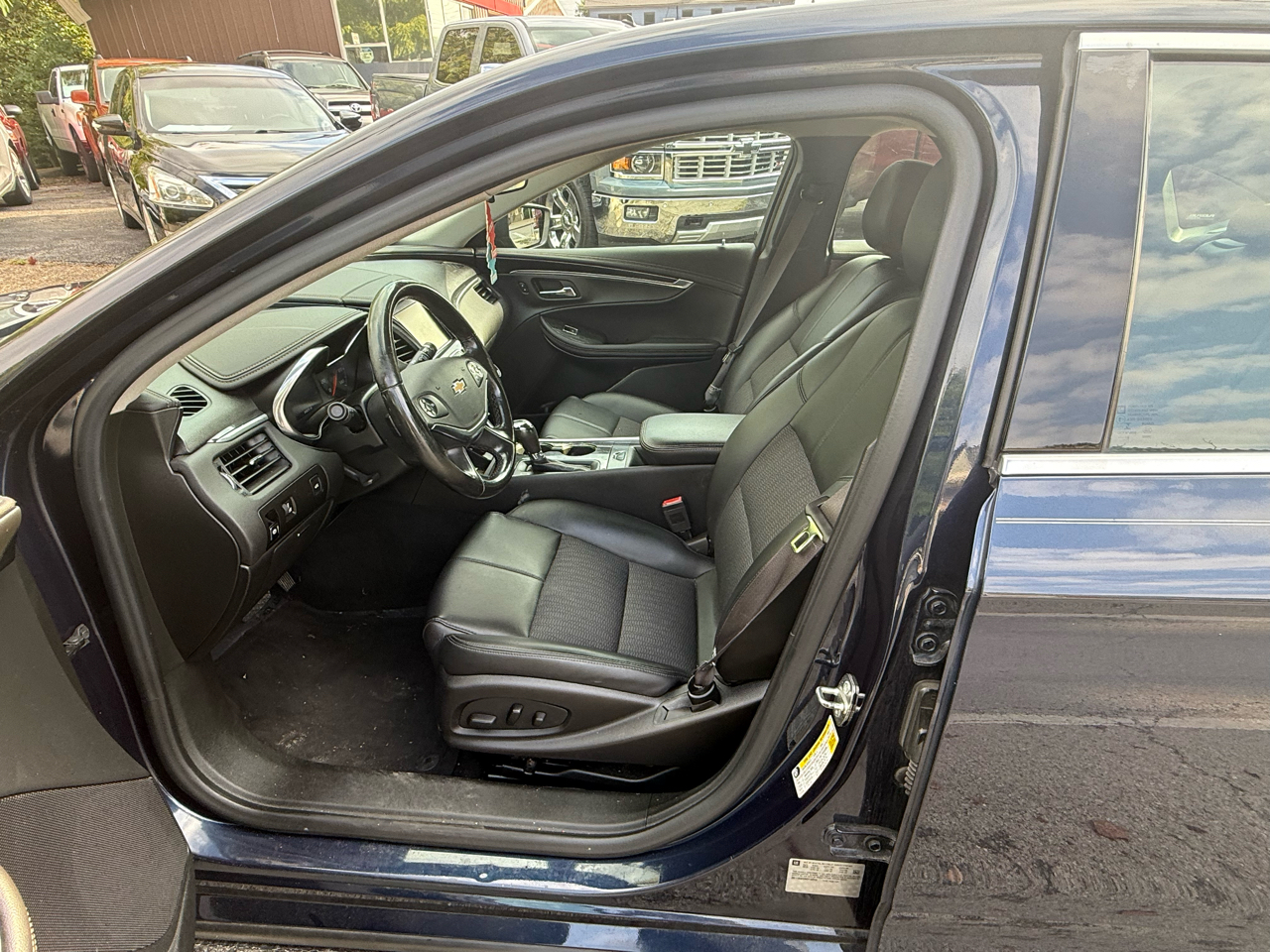 2017 Chevrolet Impala 1LT photo 4